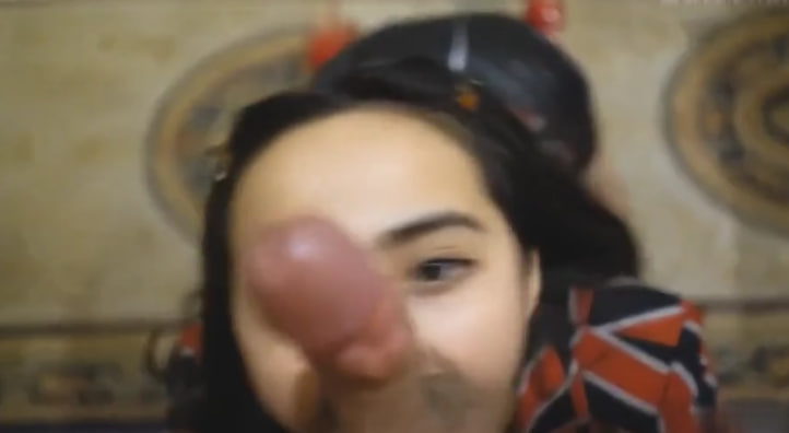 亚裔巨乳骚妹狂吞洋屌，嫩穴小嘴轮流爆操内射